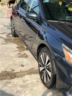 نيسان ألتيما